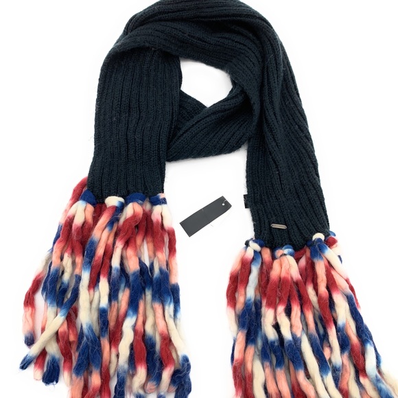 Steve Madden Accessories - Steve Madden Black Knit Winter Fringe Scarf
